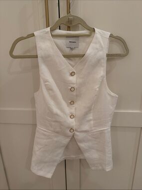 Reformation Aspen Linen Top / vest 
Worn once, perfect condition